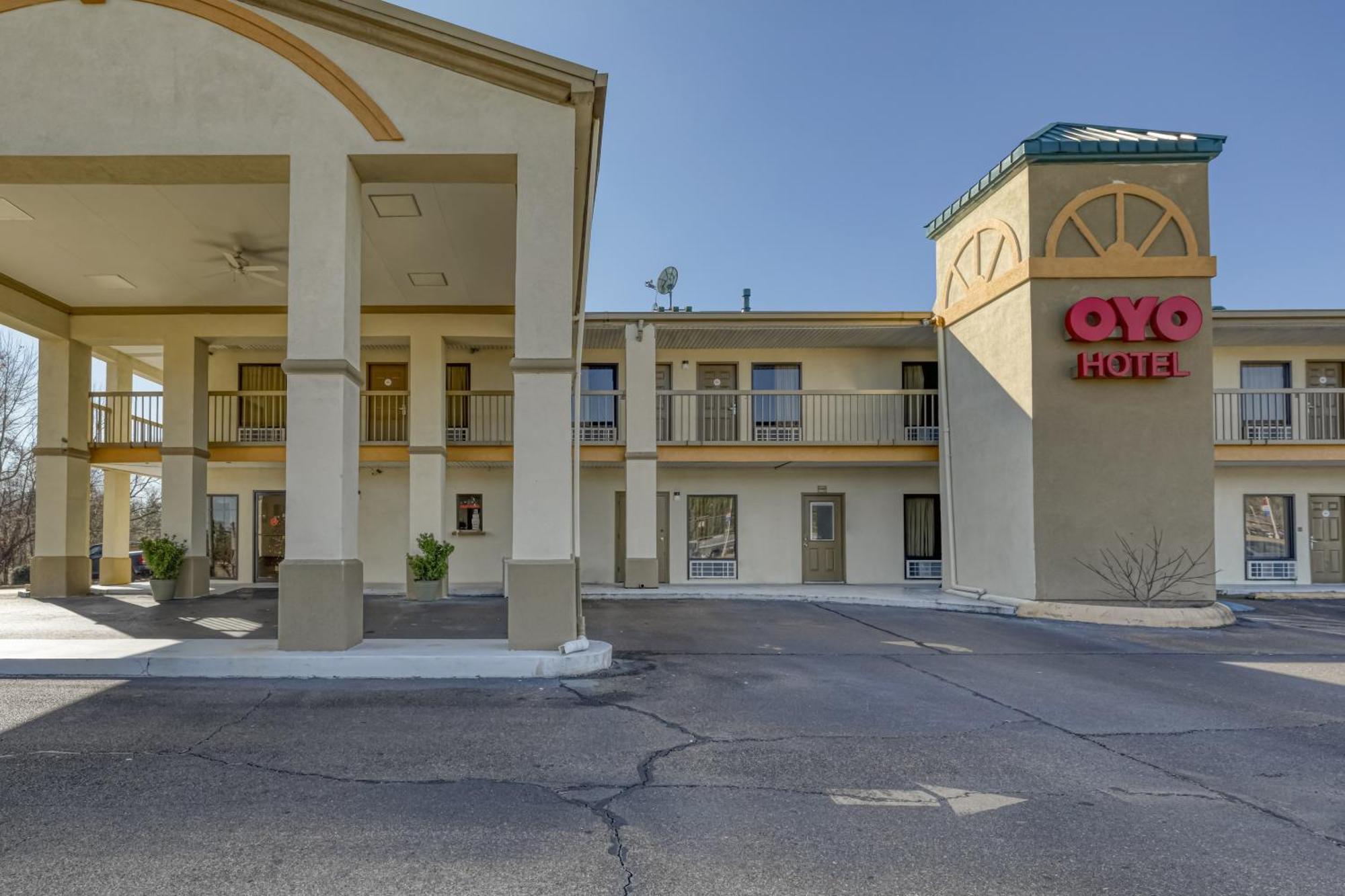 Oyo Hotel Grenada West מראה חיצוני תמונה