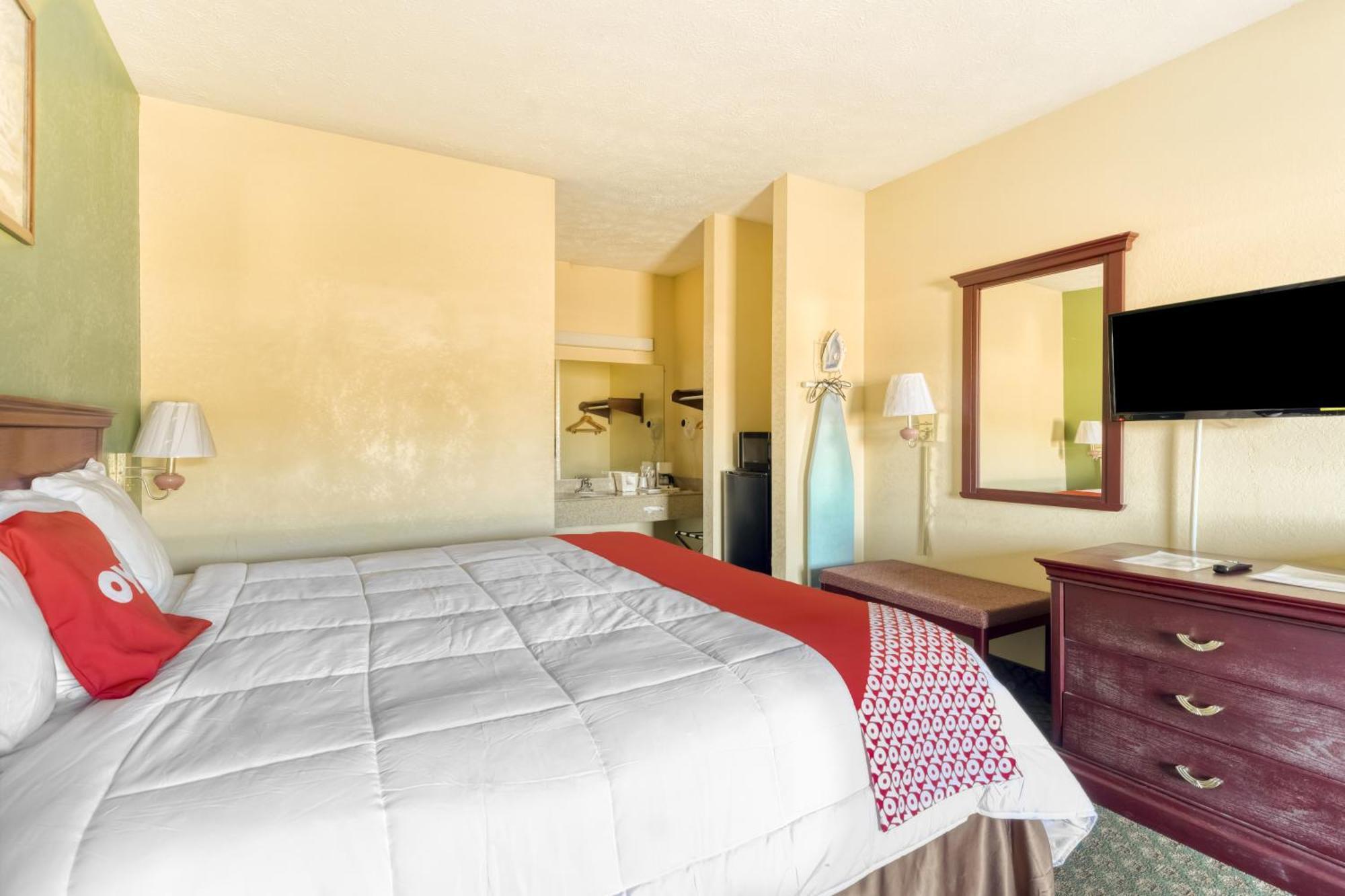 Oyo Hotel Grenada West מראה חיצוני תמונה