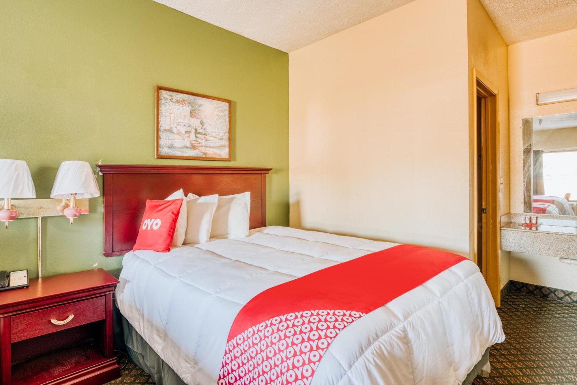 Oyo Hotel Grenada West מראה חיצוני תמונה