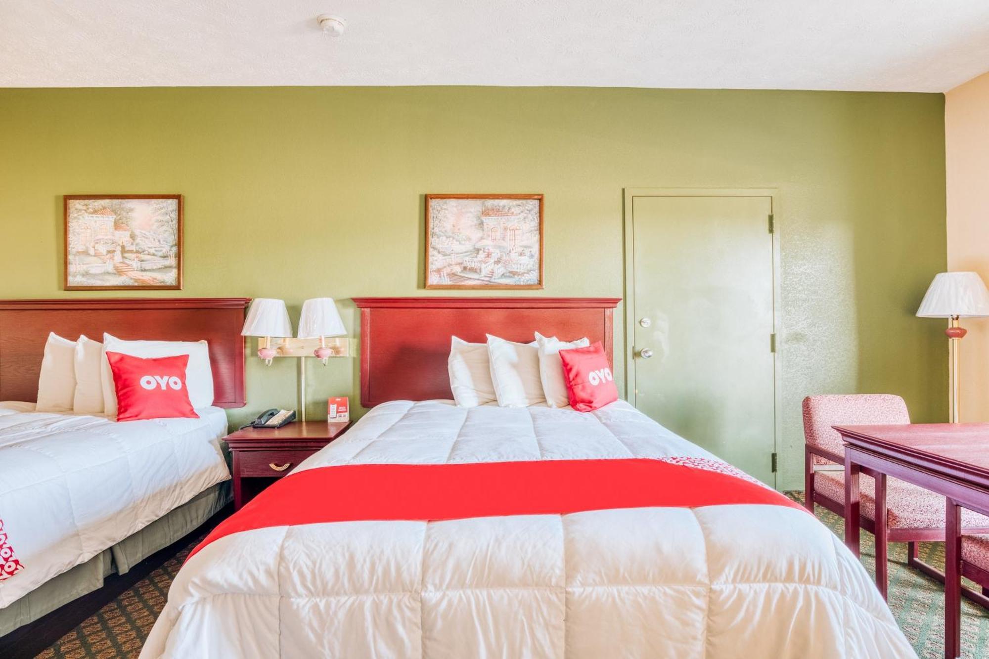 Oyo Hotel Grenada West מראה חיצוני תמונה