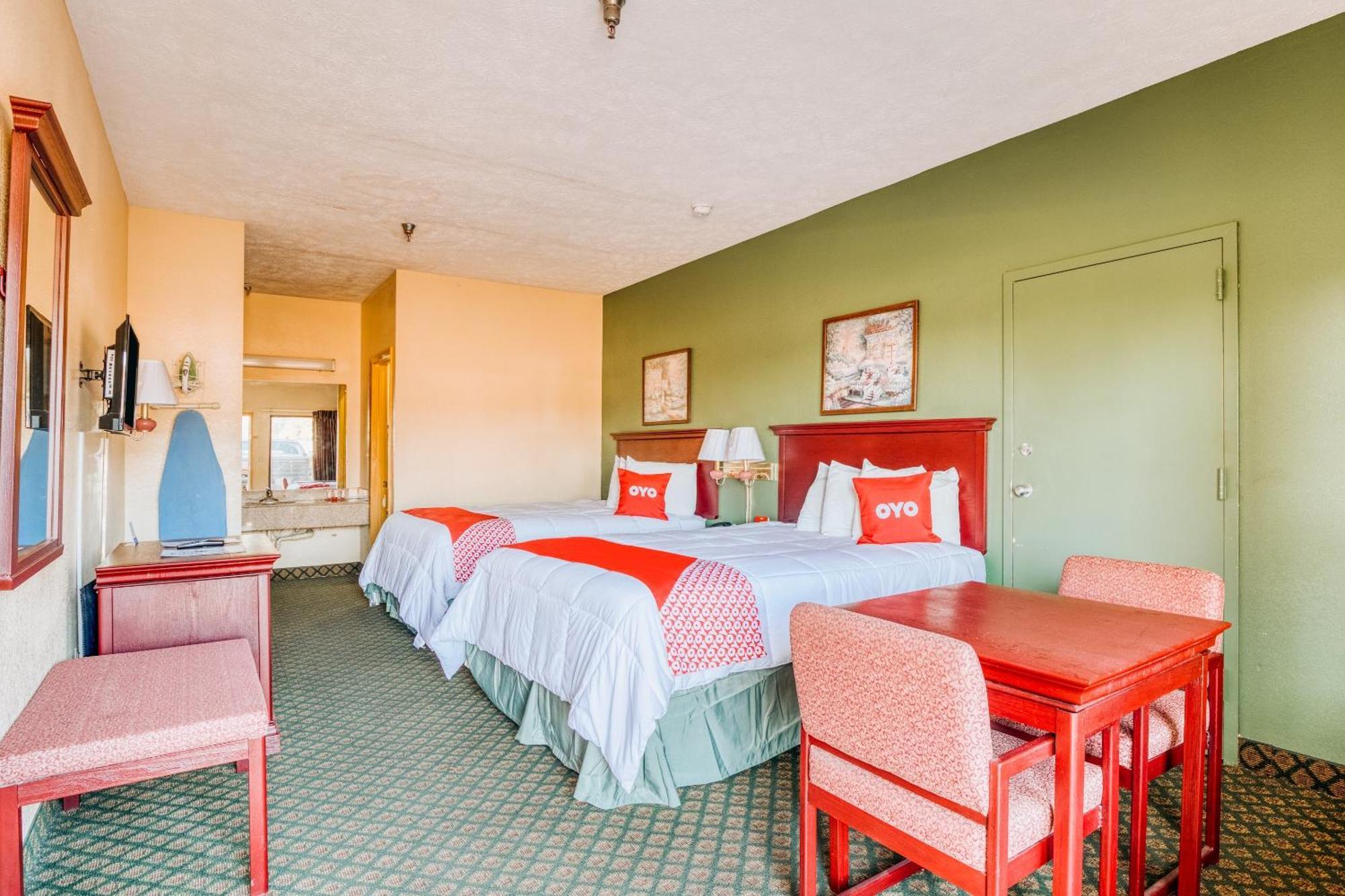 Oyo Hotel Grenada West מראה חיצוני תמונה