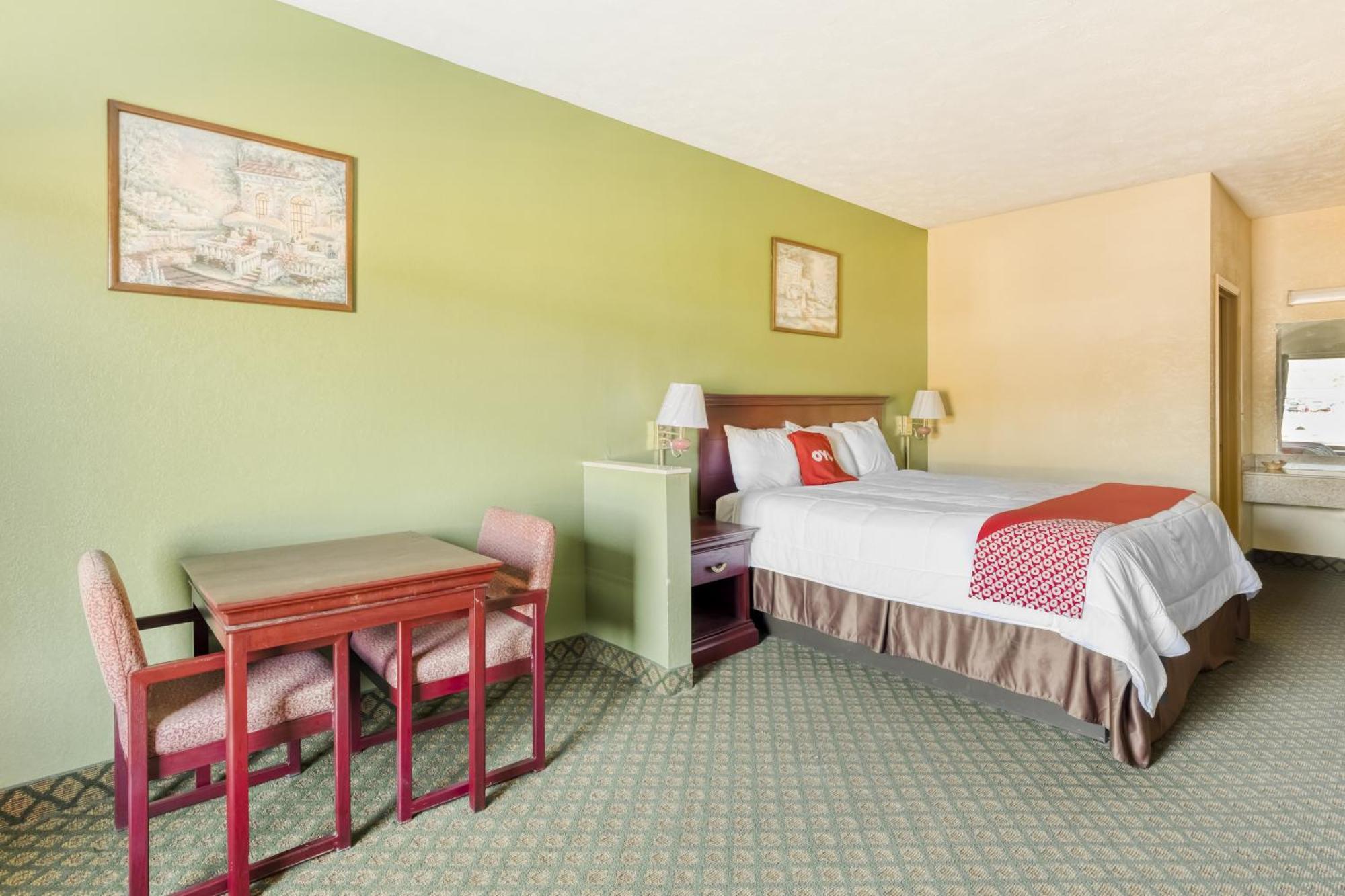 Oyo Hotel Grenada West מראה חיצוני תמונה