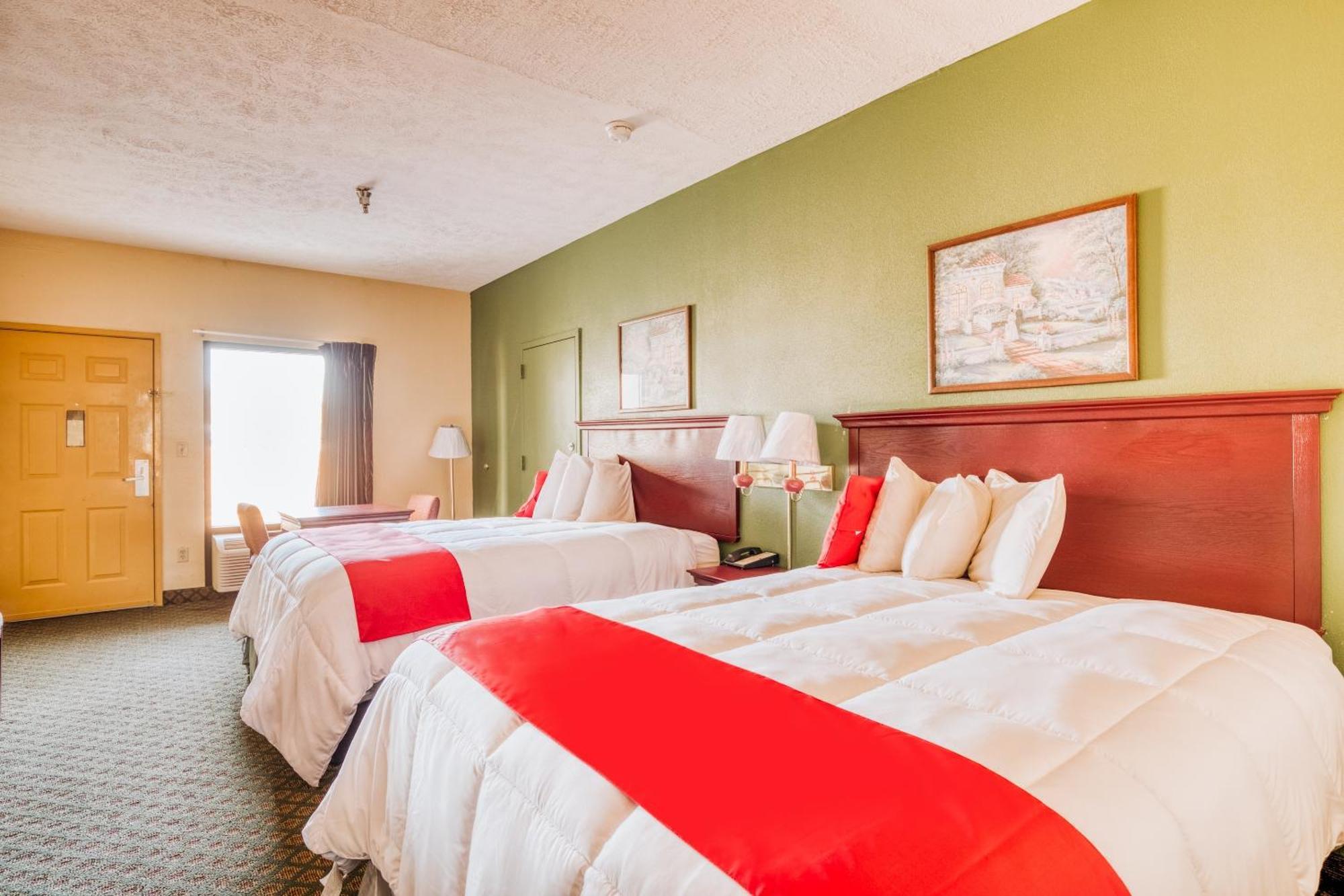 Oyo Hotel Grenada West מראה חיצוני תמונה