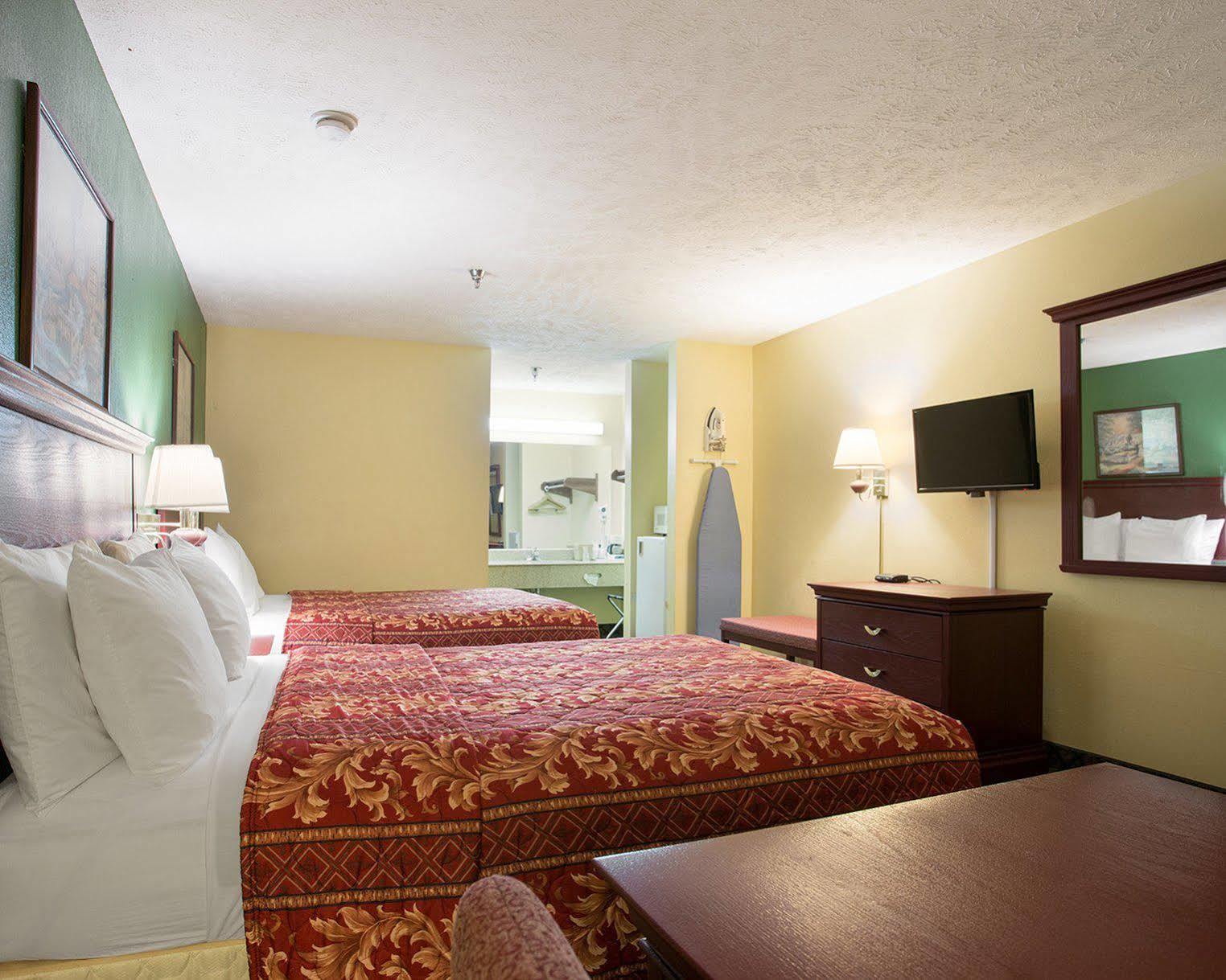 Oyo Hotel Grenada West מראה חיצוני תמונה